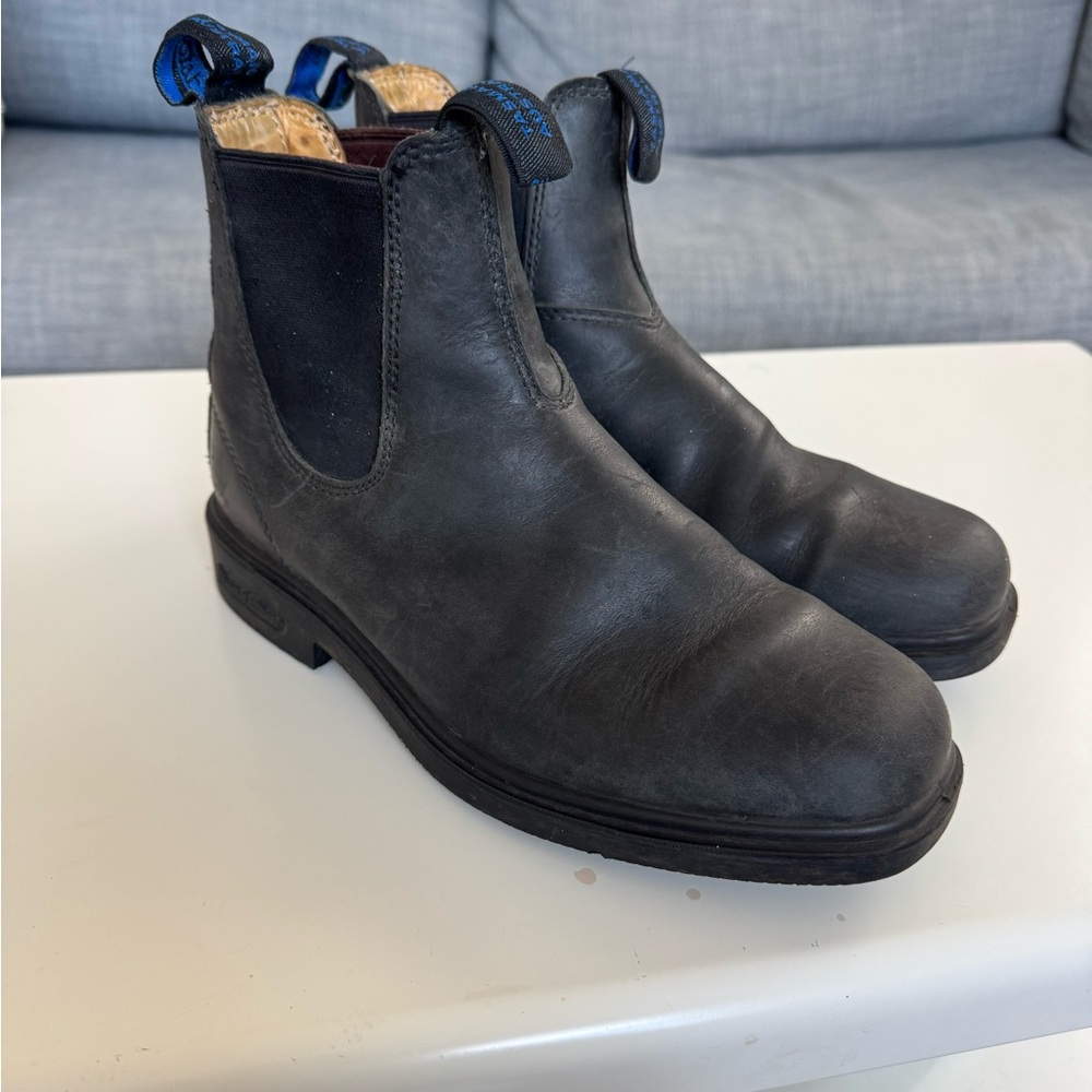 Blundstone Chisel Toe Chelsea Boot
